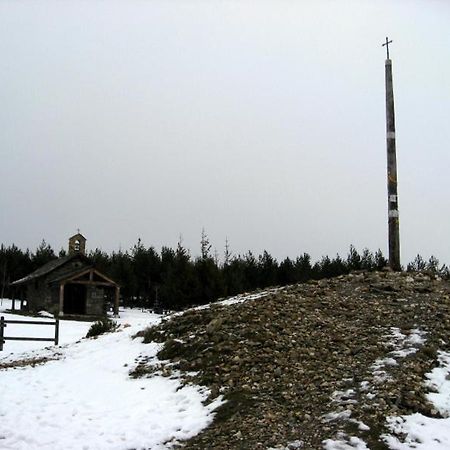 Отель El Pineo Villanueva de Valdueza Экстерьер фото