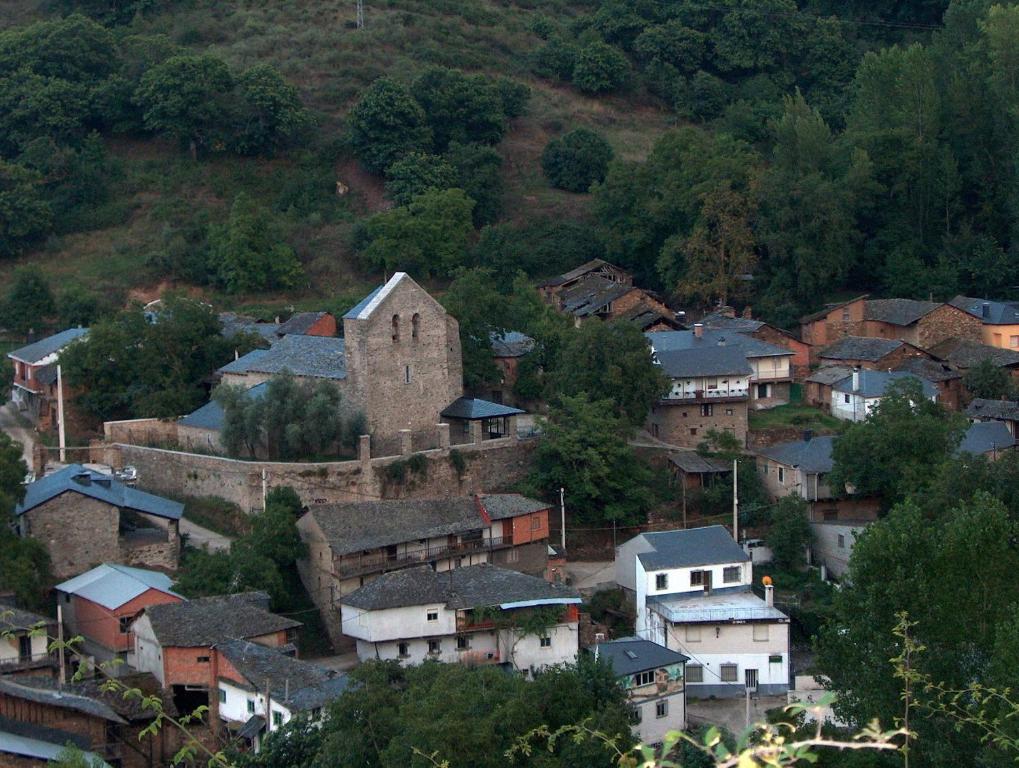 Отель El Pineo Villanueva de Valdueza Номер фото